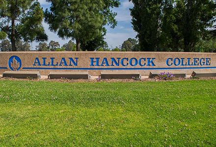 Allan Hancock College entrance sign.